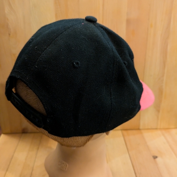 Six Flags Black and Pink Skull  Cap - Picture 3 of 6